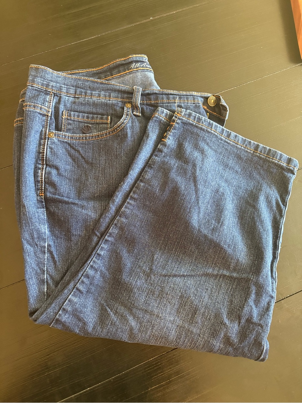 Women's Blue Denim Capris - Classic Straight Fit